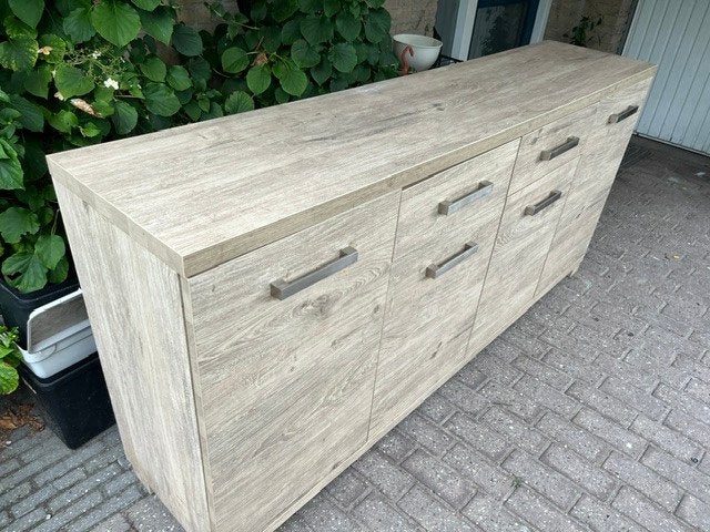 Buffetkast, Ophalen, Gebruikt, Met deur(en), 200 cm of meer