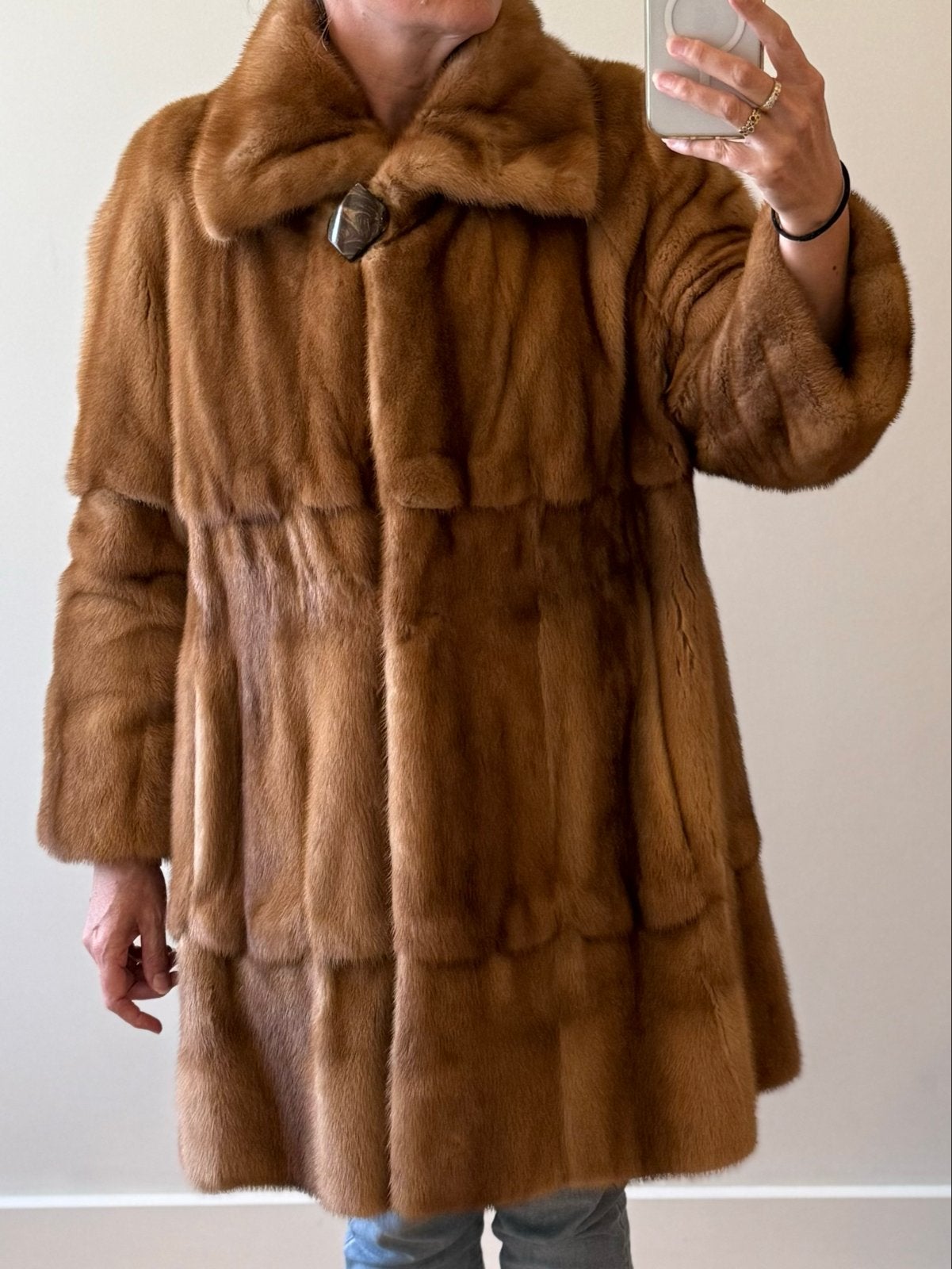 Nertsen bontjas van Leon Furs Brasschaat, Ophalen, Zo goed als nieuw, Maat 38/40 (M), Bruin
