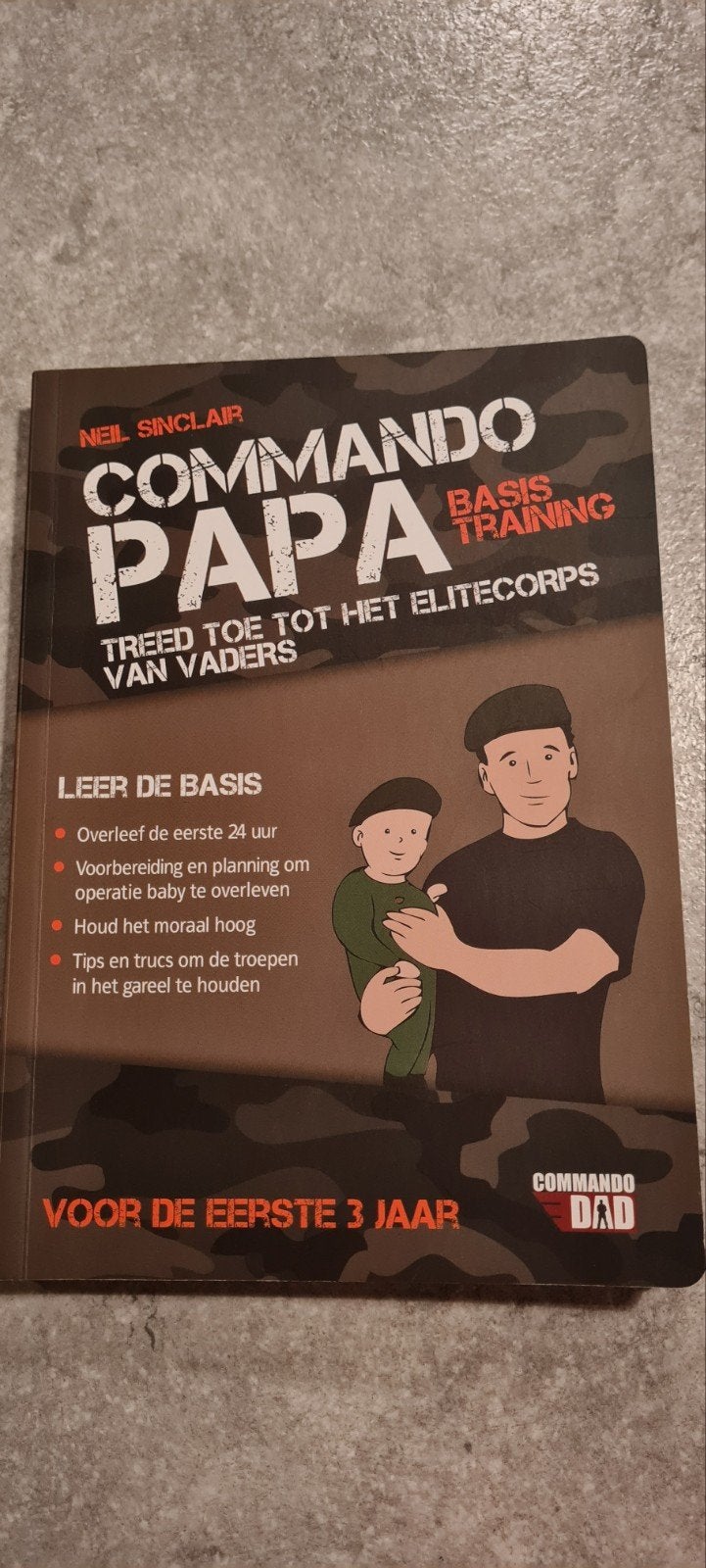Neil Sinclair - Commando papa, Ophalen of Verzenden, Zo goed als nieuw, Neil Sinclair