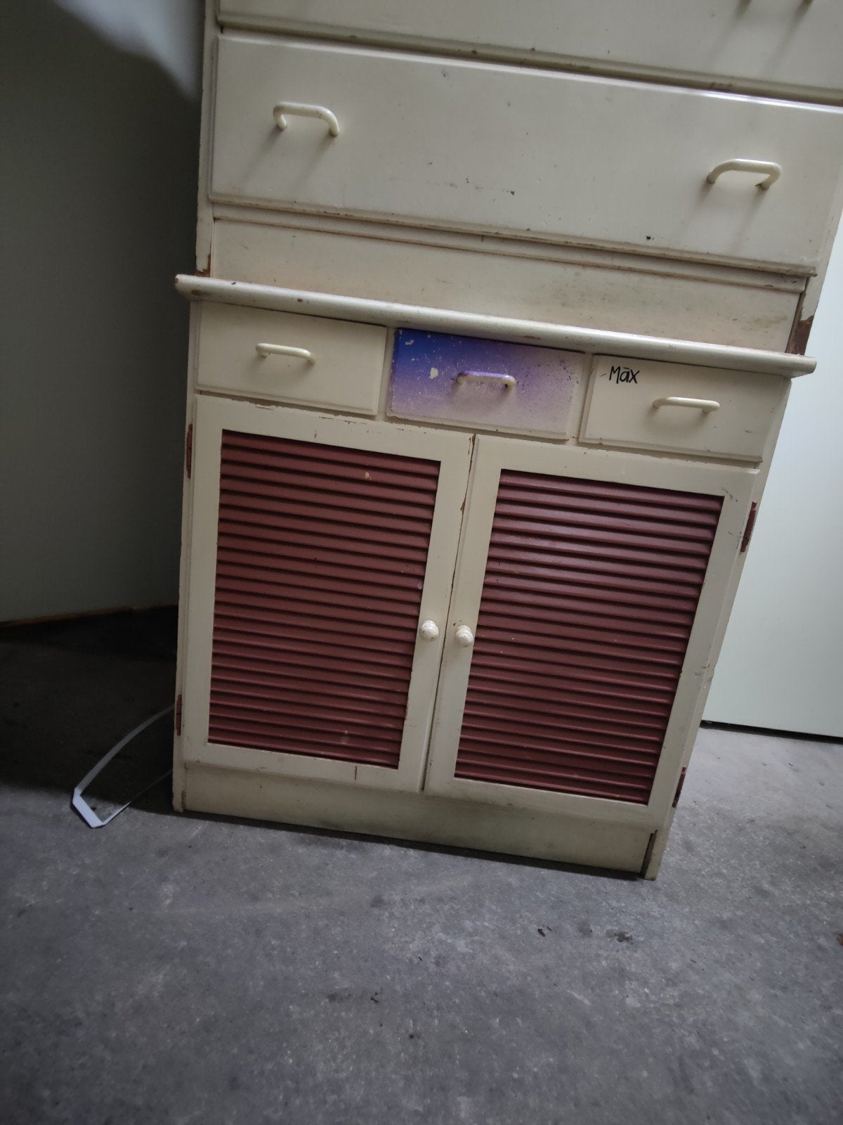 Gratis Vintage Houten kast met louvre deuren, Ophalen, Gebruikt, 5 laden of meer, 50 tot 100 cm