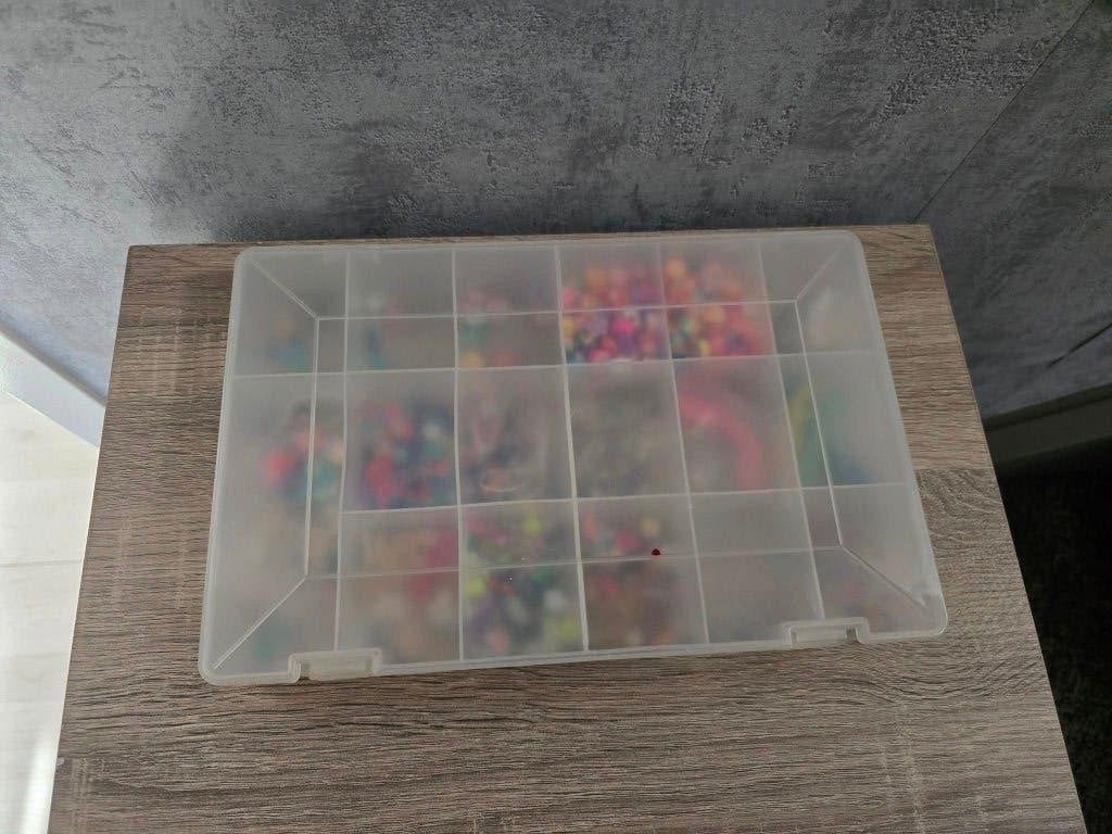 Grote kralenbox met diverse kralen en benodigdheden, Ophalen of Verzenden, Gebruikt, Overige typen
