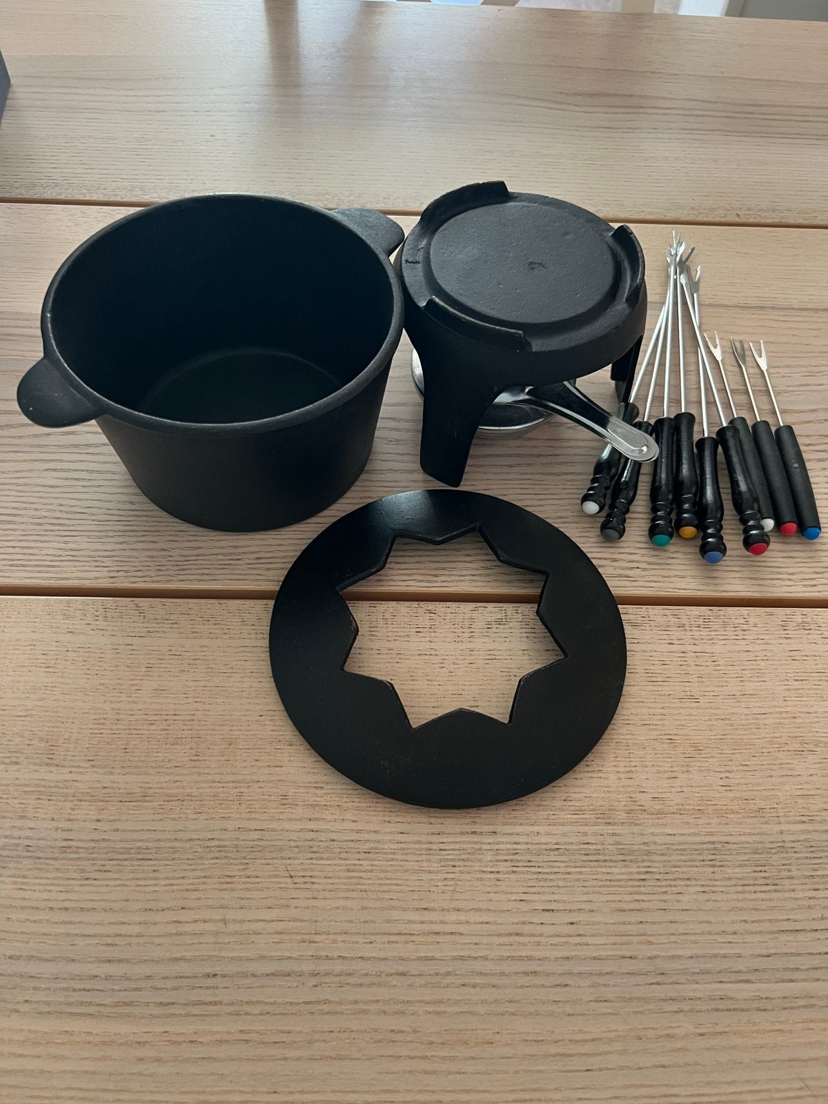 Gietijzeren Fonduepan met Brander en Vorkjes, Ophalen, Zo goed als nieuw, Brander, Fondueset