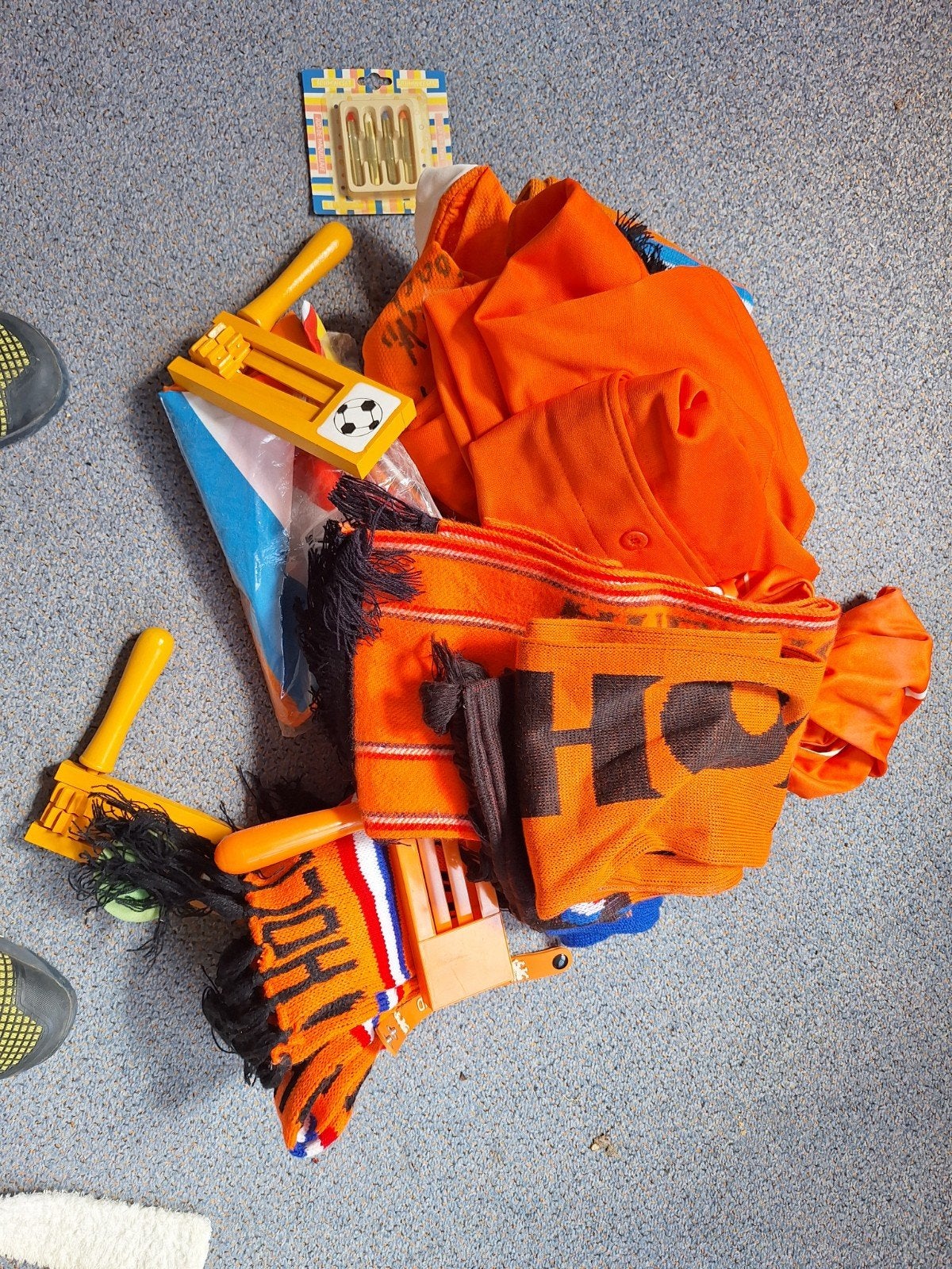 Oranje Fanpakket: Sjaals, Shirt en Ratels, Ophalen, Gebruikt, Overige sporten, Shirt