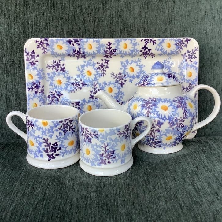 Emma Bridgewater- servies-BLUE DAISY🌼schaal+theepot- Nieuw!, Nieuw, Ophalen of Verzenden, Overige stijlen, Aardewerk