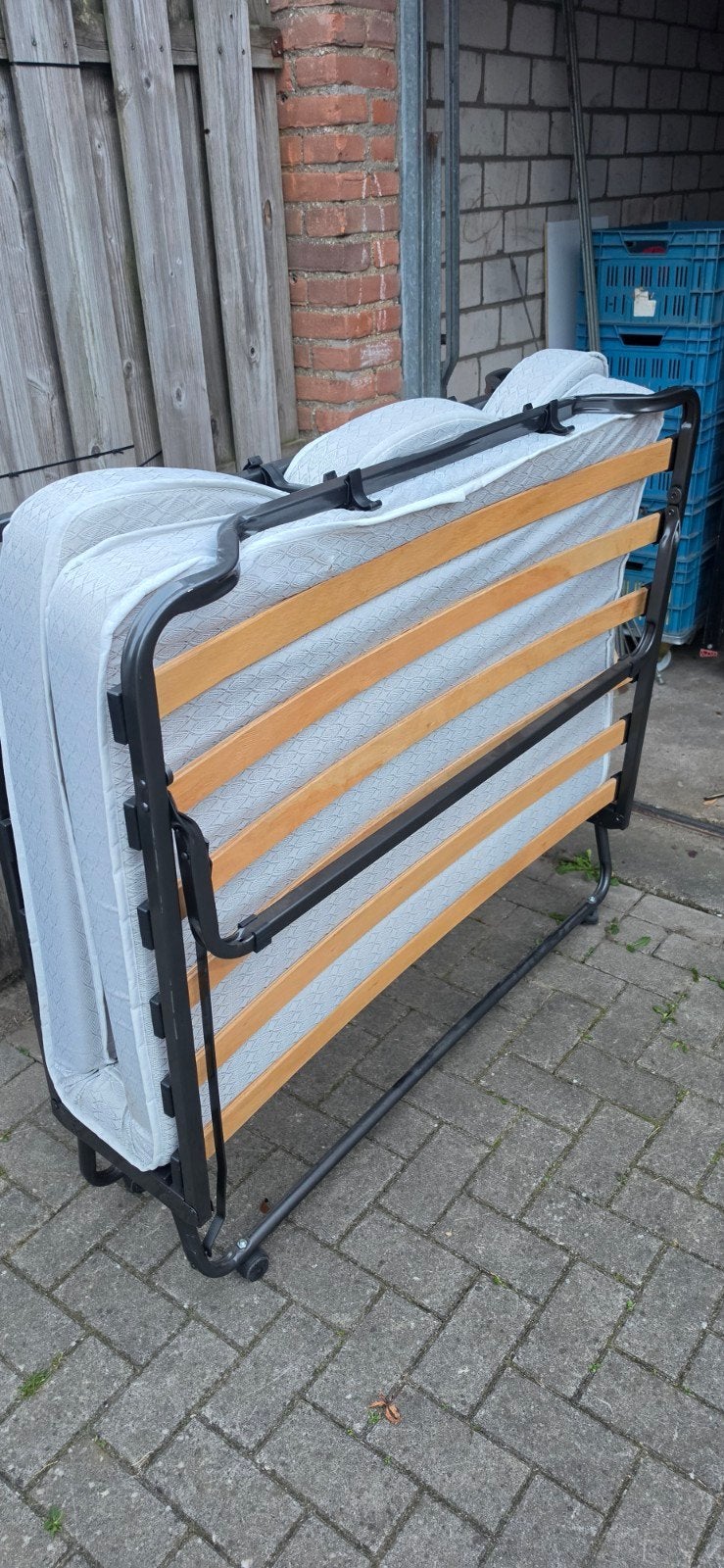 opklapbed logeerbed, Ophalen, 190 cm of minder, Zo goed als nieuw, Twijfelaar