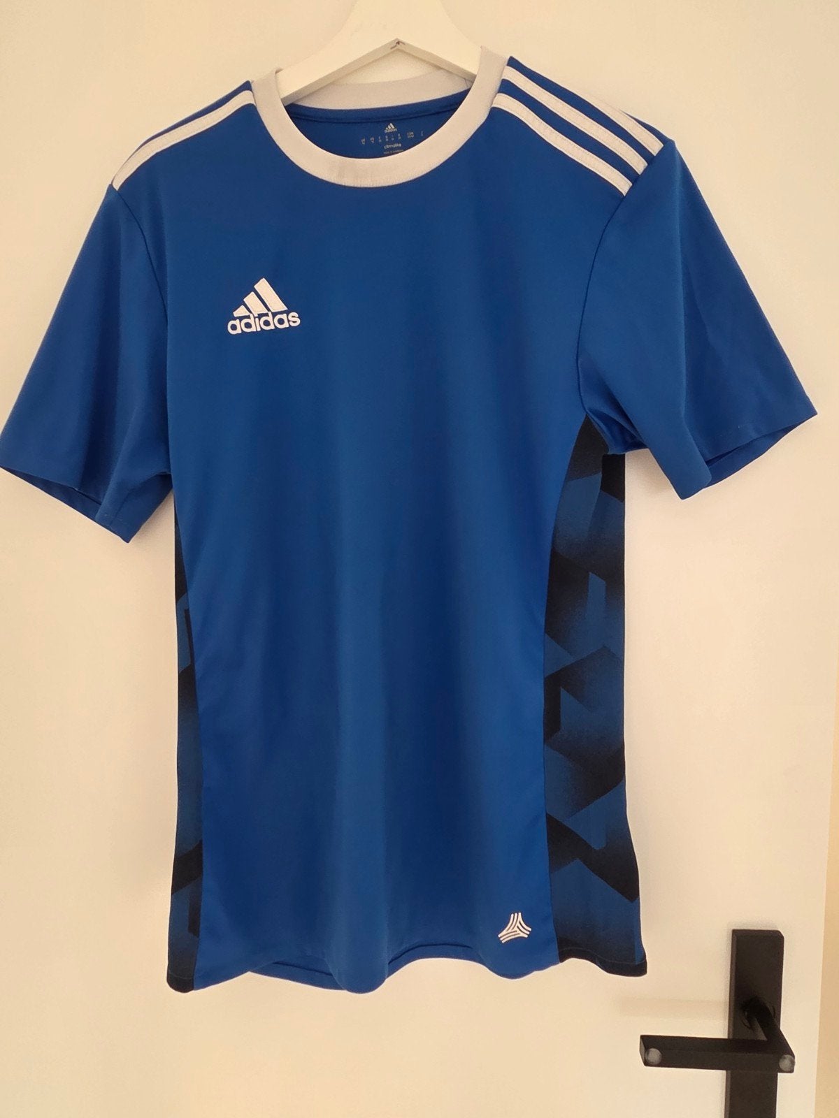 Adidas Climalite sportshirt, Adidas Climalite, Ophalen of Verzenden, Zo goed als nieuw, Voetbal