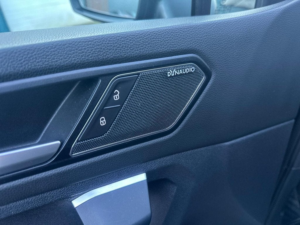 Volkswagen TIGUAN 2.0 TSI 230PK 4M R-Line DSG | Pano | Dynau, 4 cilinders, 1984 cc, Zwart, Bedrijf