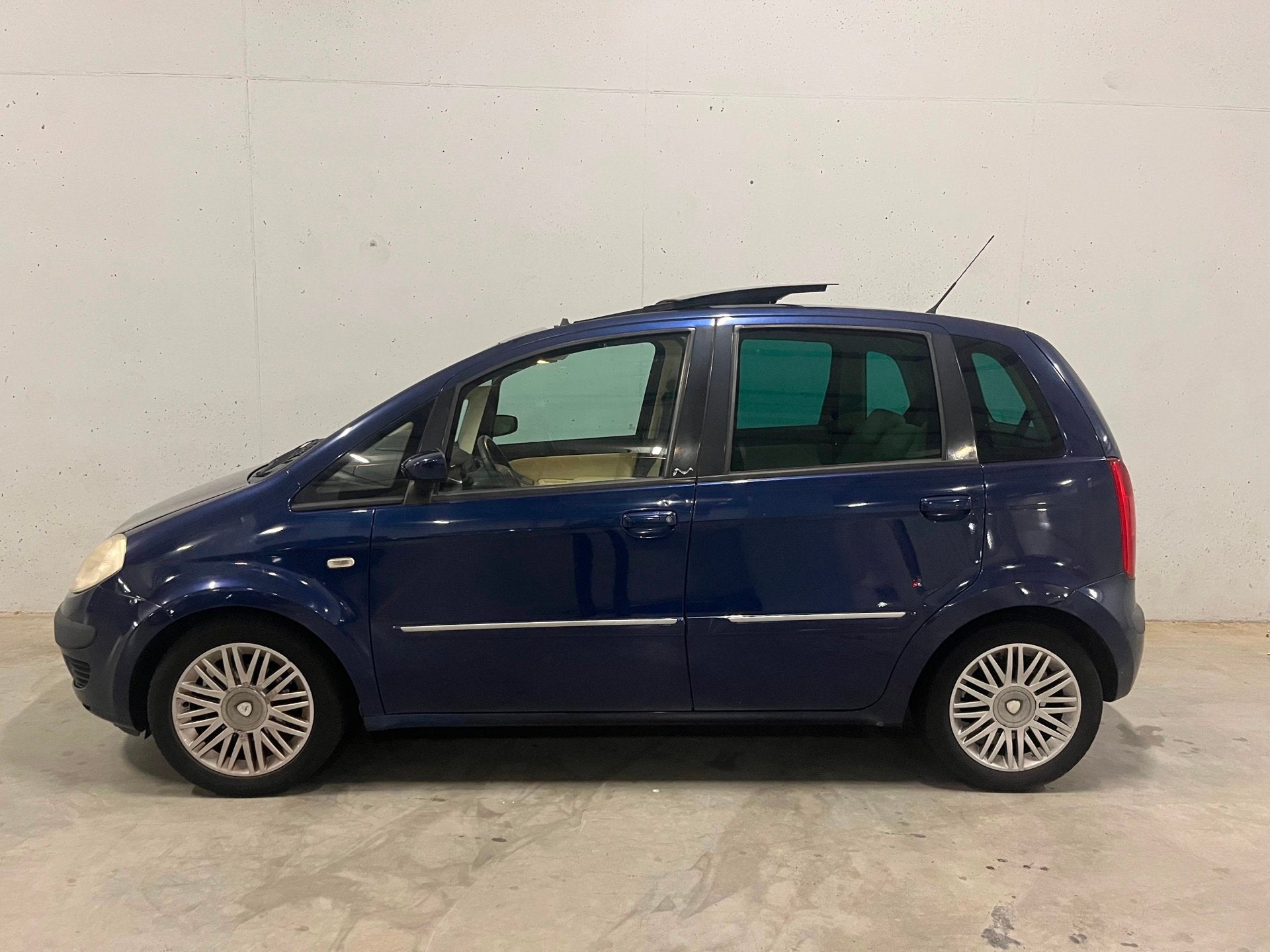 Lancia Musa 1.4-16V Platino Pano Navi Camera Clima Cruise Co, Auto's, Lancia, Voorwielaandrijving, Gebruikt, Origineel Nederlands