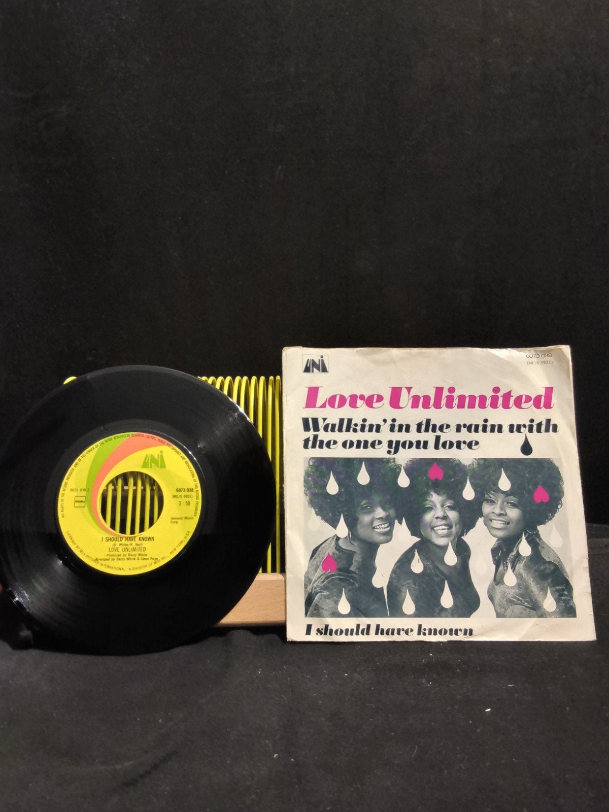 Love Unlimited.Walkin in the rain Prijs €3. Misdruk Zie omsc, Cd's en Dvd's, 7 inch, Ophalen of Verzenden, Soul of Nu Soul, 1970 - 1979
