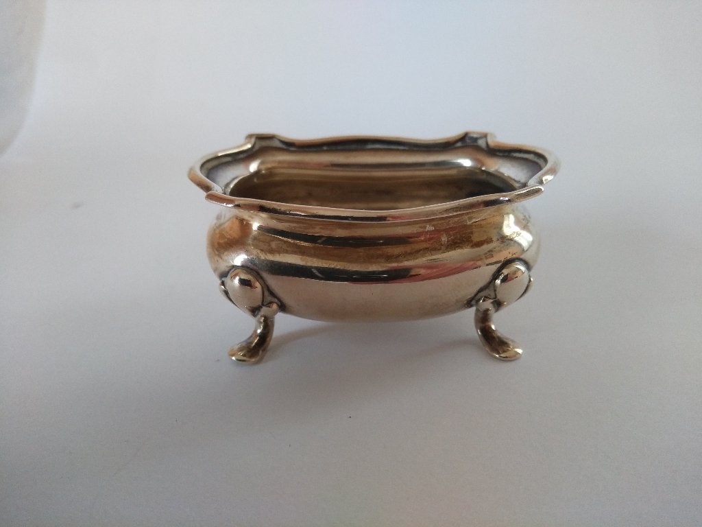 zilver ZOUTVAATJE op 4 pootjes, ovaal 6x 4,5 cm, Birmingham, Antiek en Kunst, Ophalen of Verzenden, Zilver