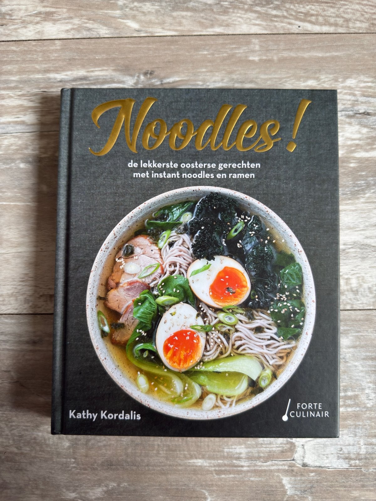 Noodles! De lekkerste oosterse gerechten met instant noodles, Ophalen of Verzenden, Zo goed als nieuw, Azië en Oosters, Voorgerechten en Soepen