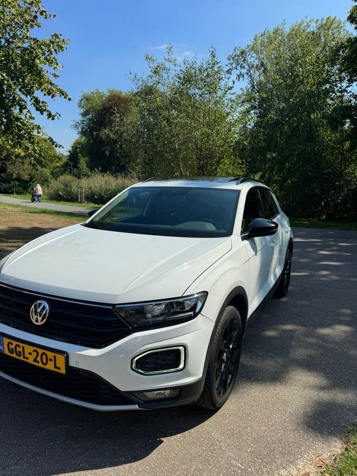 Volkswagen T-Roc 1.5 TSI 150pk 7-DSG 2021 Wit Panoramadak, Auto's, Volkswagen, Automaat, 1498 cc, Zwart, 4 cilinders