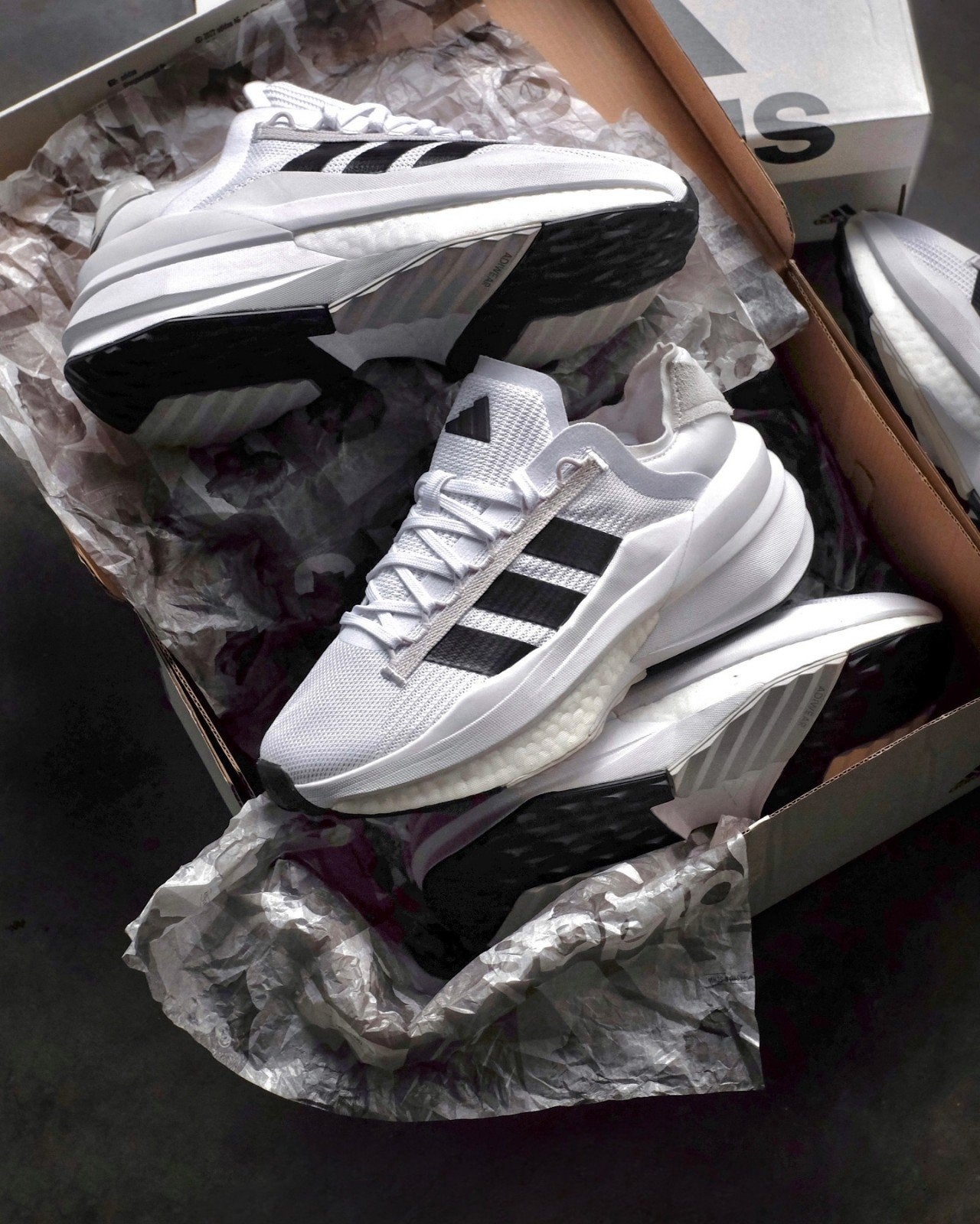 Adidas Ultraboost Avryn X, Wit, Nieuw, Ophalen of Verzenden, Sneakers of Gympen