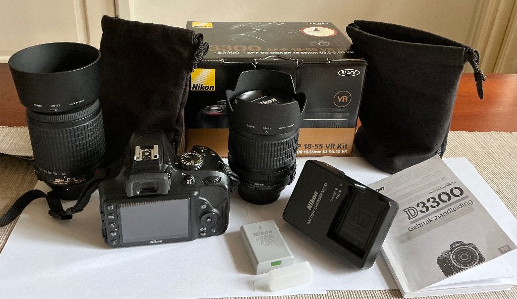 Nikon D3300 camera + 2 VR Lenzen (18-105mm & 55-200mm), Gebruikt, Spiegelreflex, Lensdop, Ophalen of Verzenden