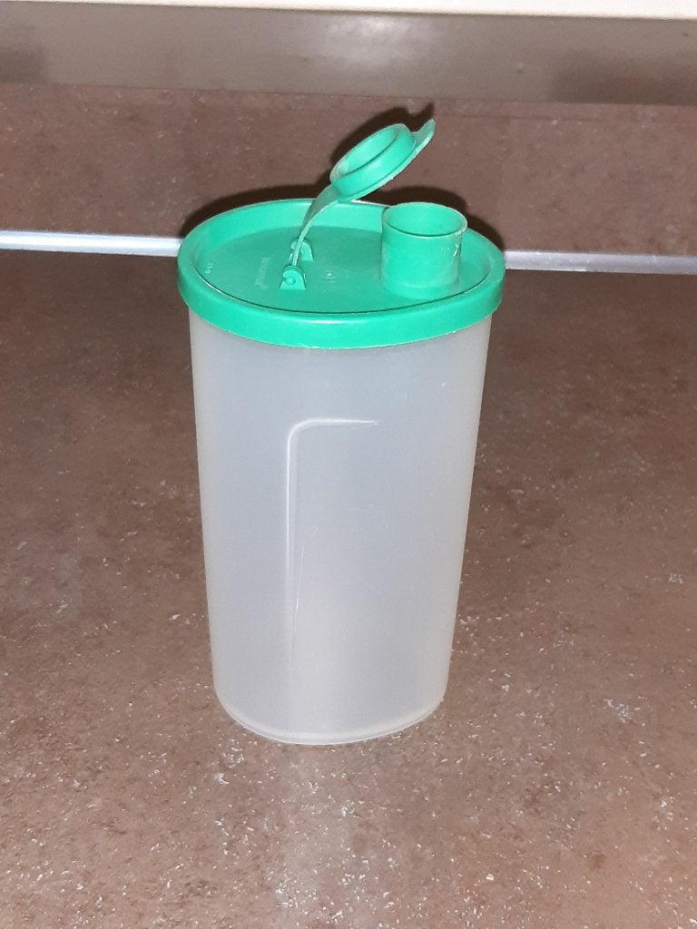 Tupperware schenk kannetje met tuit groen, Ophalen of Verzenden, Zo goed als nieuw, Groen, Overige typen