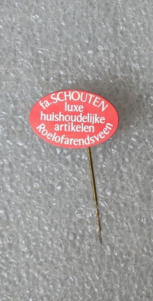 blikken speld firma Schouten, Roelofarendsveen, Ophalen of Verzenden, Gebruikt, Overige onderwerpen, Speldje of Pin