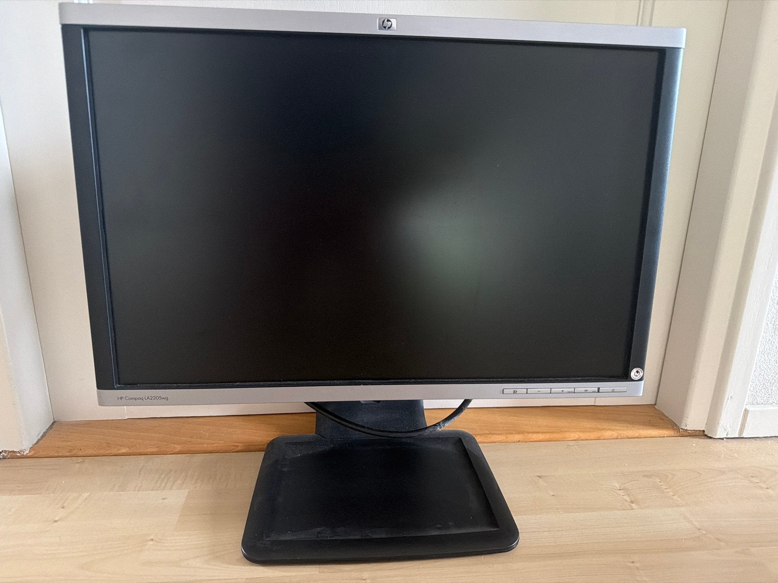 HP Compaq LA2206wg monitor - 21.5 inch, Computers en Software, Ophalen, Gebruikt, Full HD, In hoogte verstelbaar