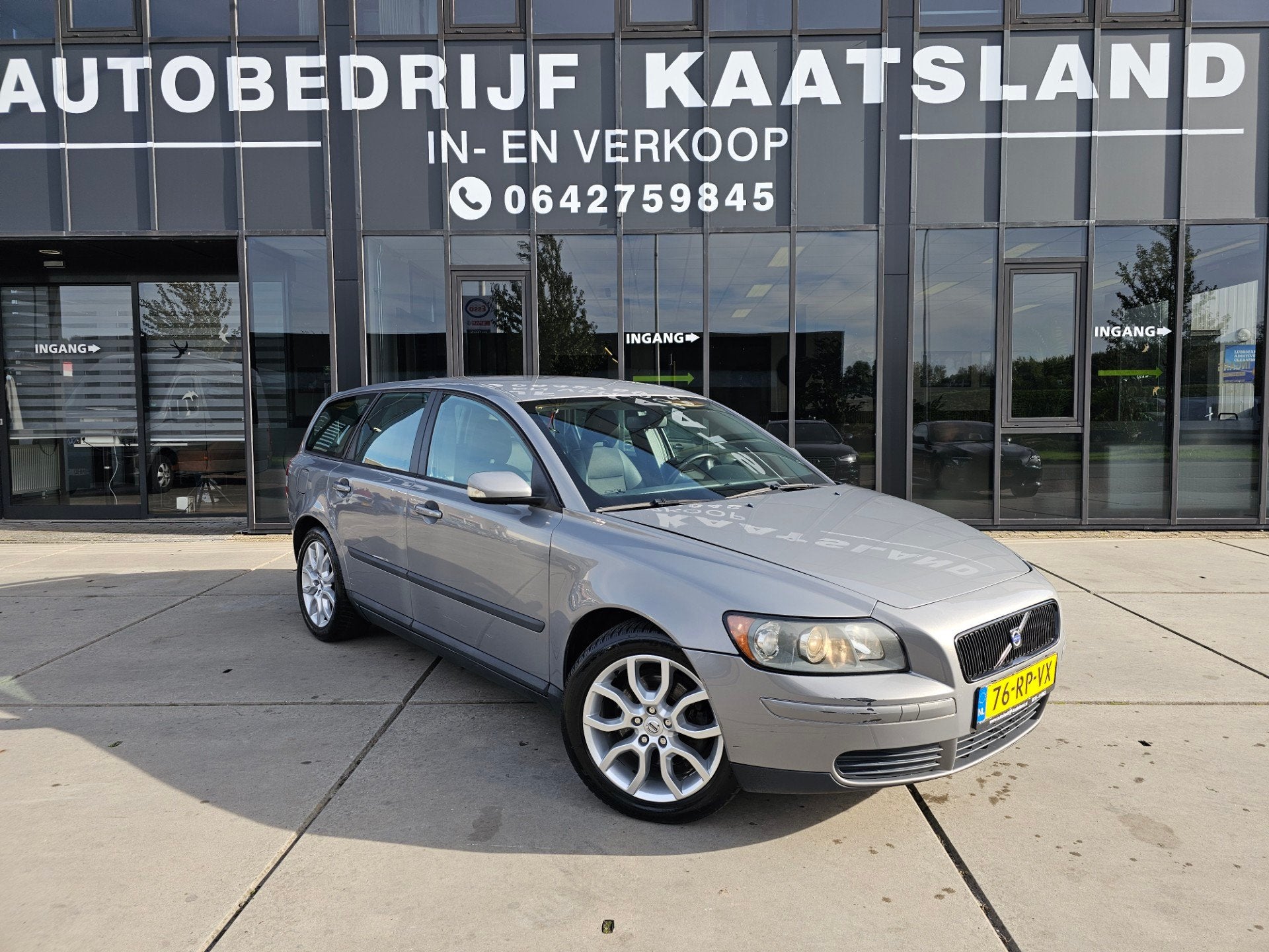 Volvo V50 2.4 Momentum - Automaat - Trekhaak -, Auto's, Stof, Gebruikt, Zwart, 700 kg