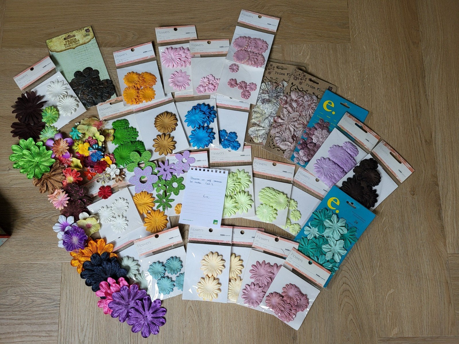 Set nr.2 bloemetjes om zelf bloemen mee te maken, Hobby en Vrije tijd, Ophalen of Verzenden, Nieuw, Versiering of Embellishment