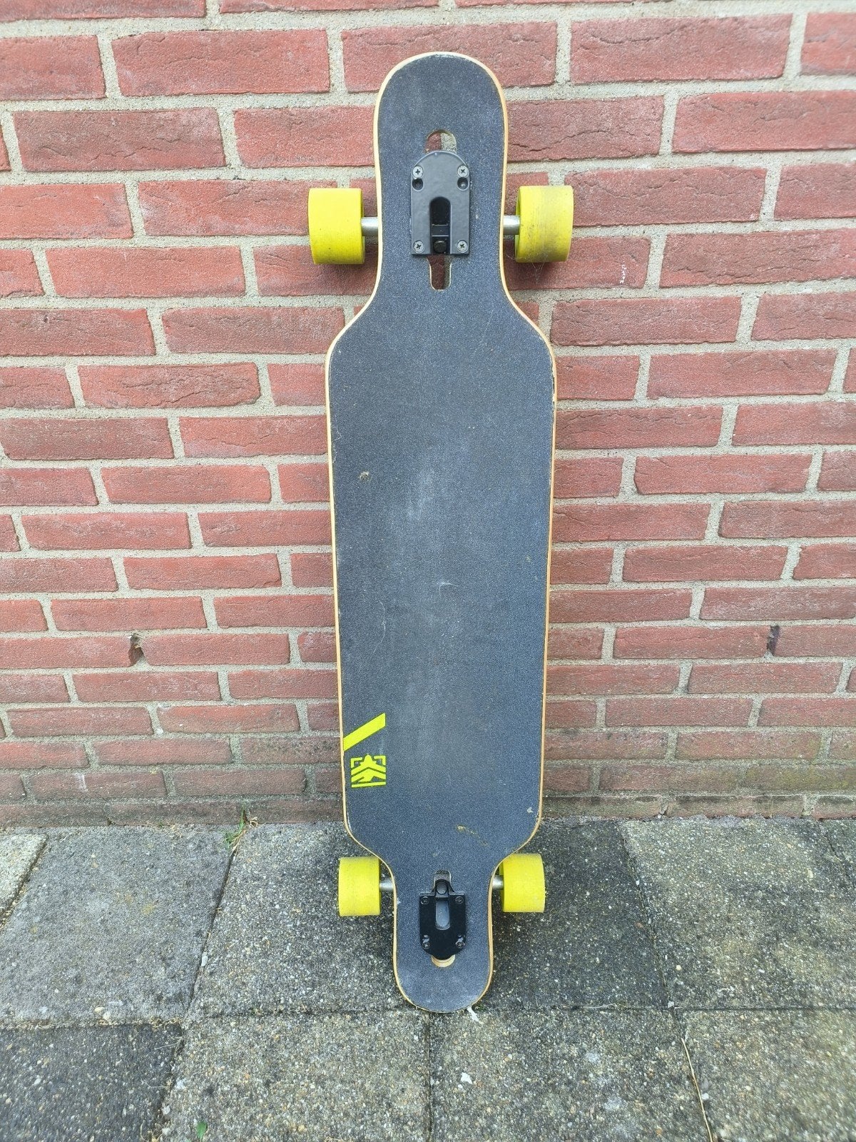 Longboard met gele wielen, Ophalen, Zo goed als nieuw, Skateboard, Longboard
