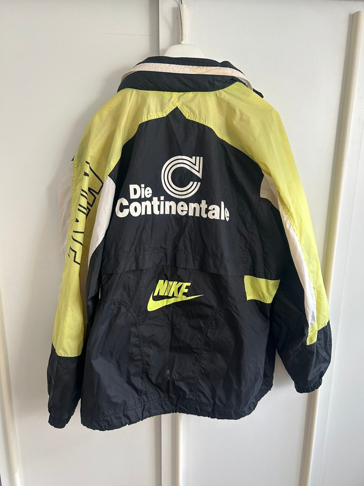 Vintage voetbal jas Borussia Dortmund 1995-1996 Nike shirt, Maat 52/54 (L), Zwart, Ophalen of Verzenden, Voetbal