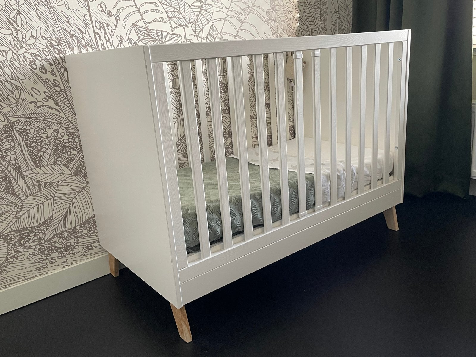Complete babykamer: Kledingkast, Commode, Ledikant, Ophalen, Overige materialen, Eenpersoons, Wit