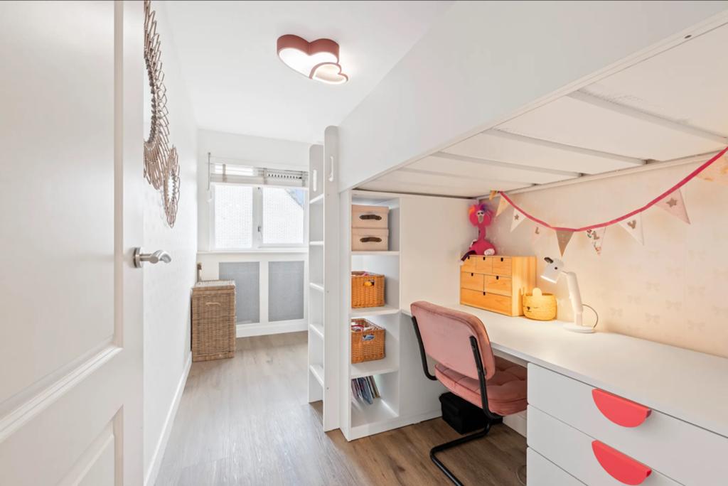 IKEA Hoogslaper met bureau en opbergruimte, Ophalen, Zo goed als nieuw, Hoogslaper