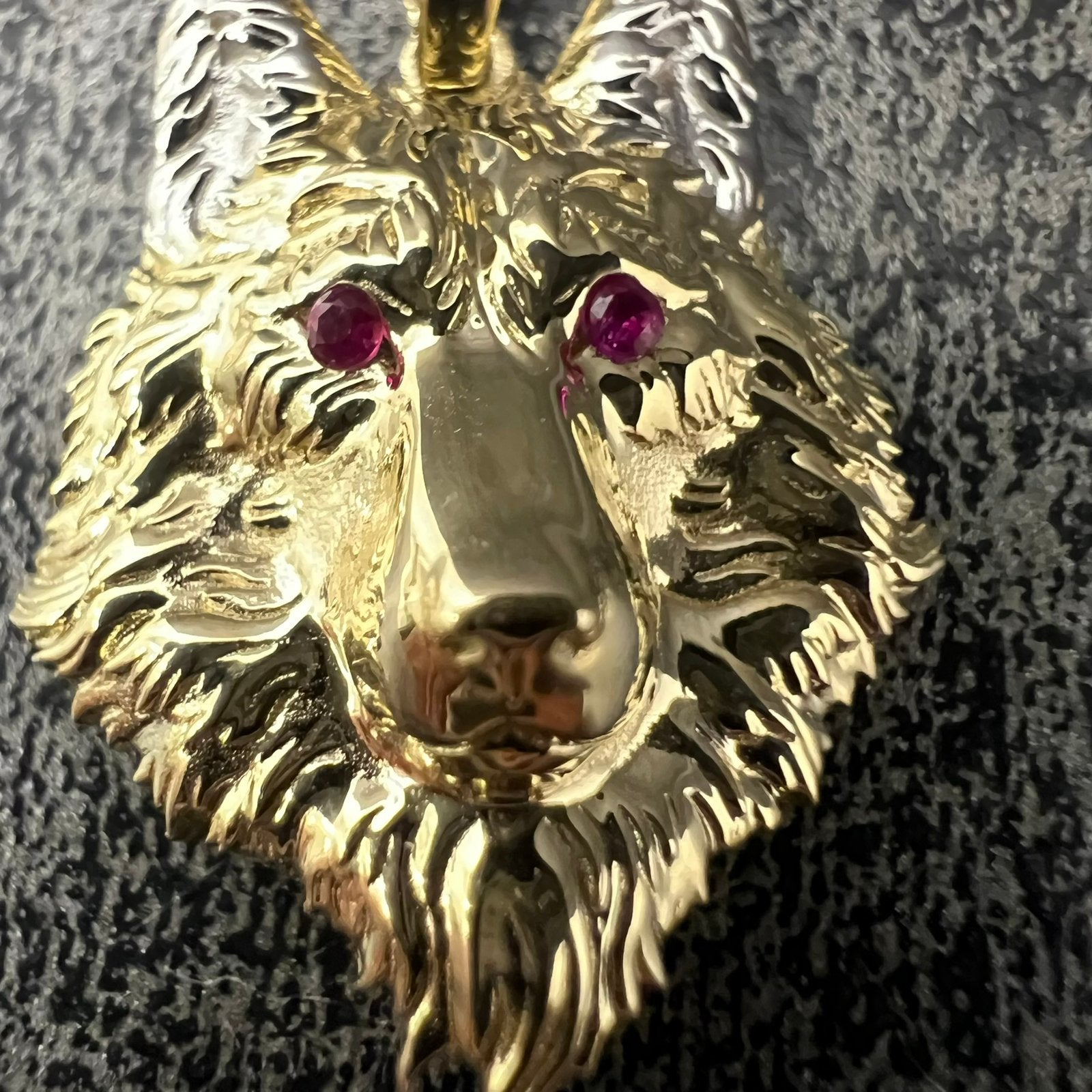 14k gouden hanger wolf model, Ophalen of Verzenden, Zo goed als nieuw, Goud, Kruis of Symbool