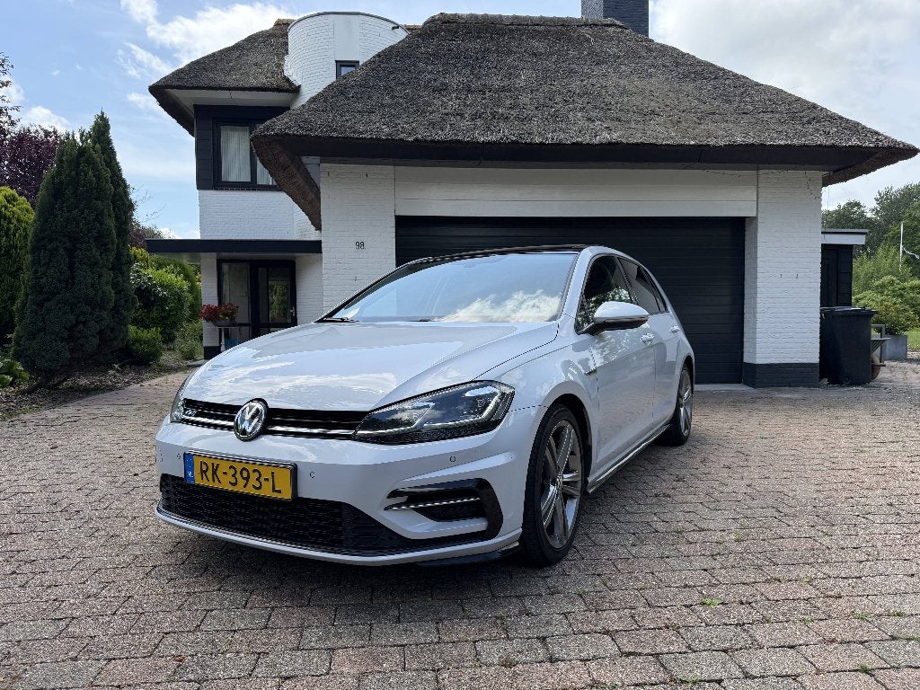 Volkswagen Golf 2.0 TDI | Business R-Line | BTW Auto €12.395, Stof, Euro 6, 4 cilinders, Origineel Nederlands