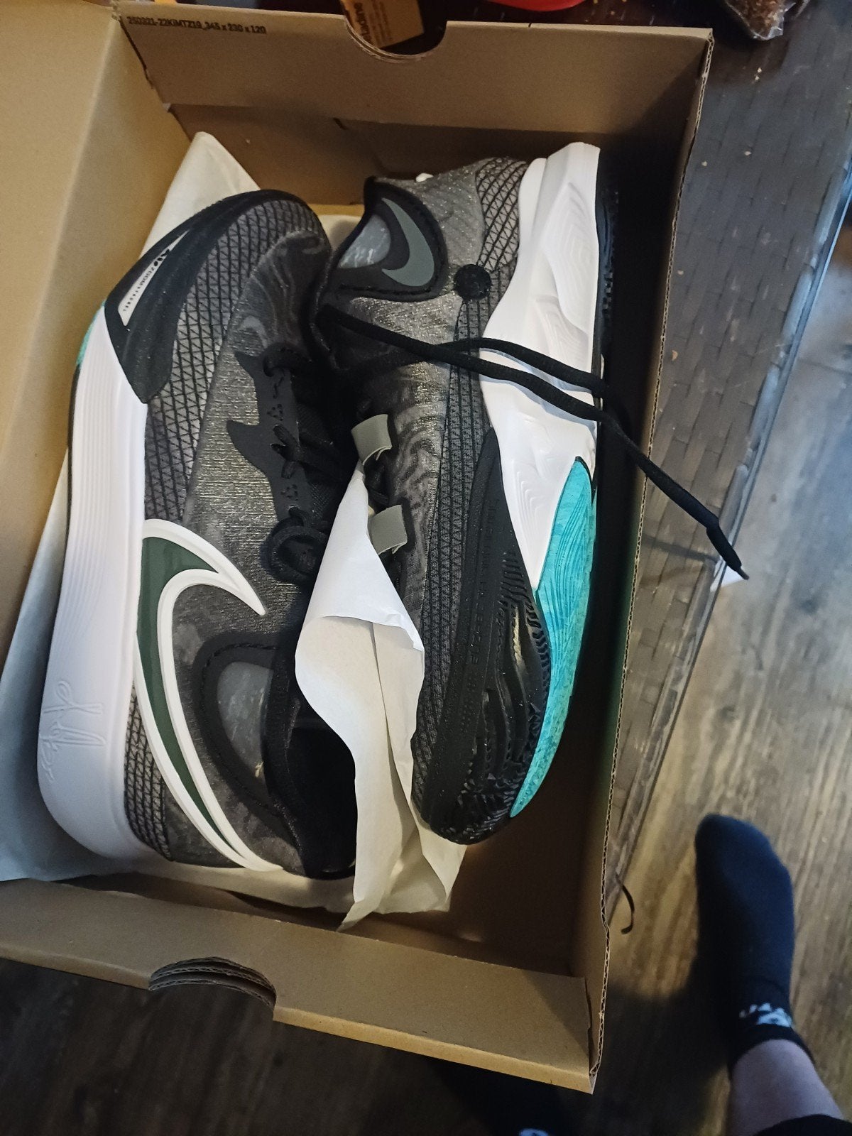 Nike Kyrie 8 maat 43 nieuw in doos, Zwart, Nike, Nieuw, Ophalen of Verzenden