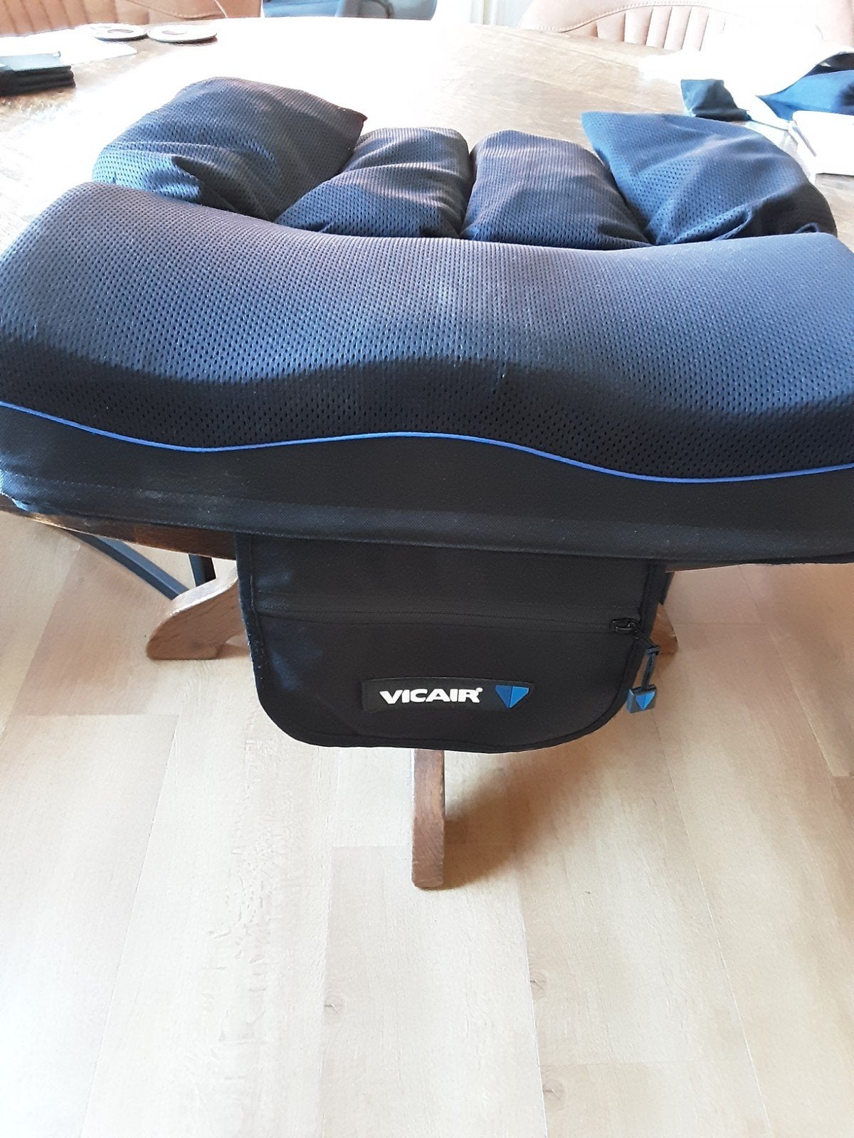 "VICAIR"  kussen      Verpleegmiddelen/ rolstoel kussens, Ophalen of Verzenden, Gebruikt