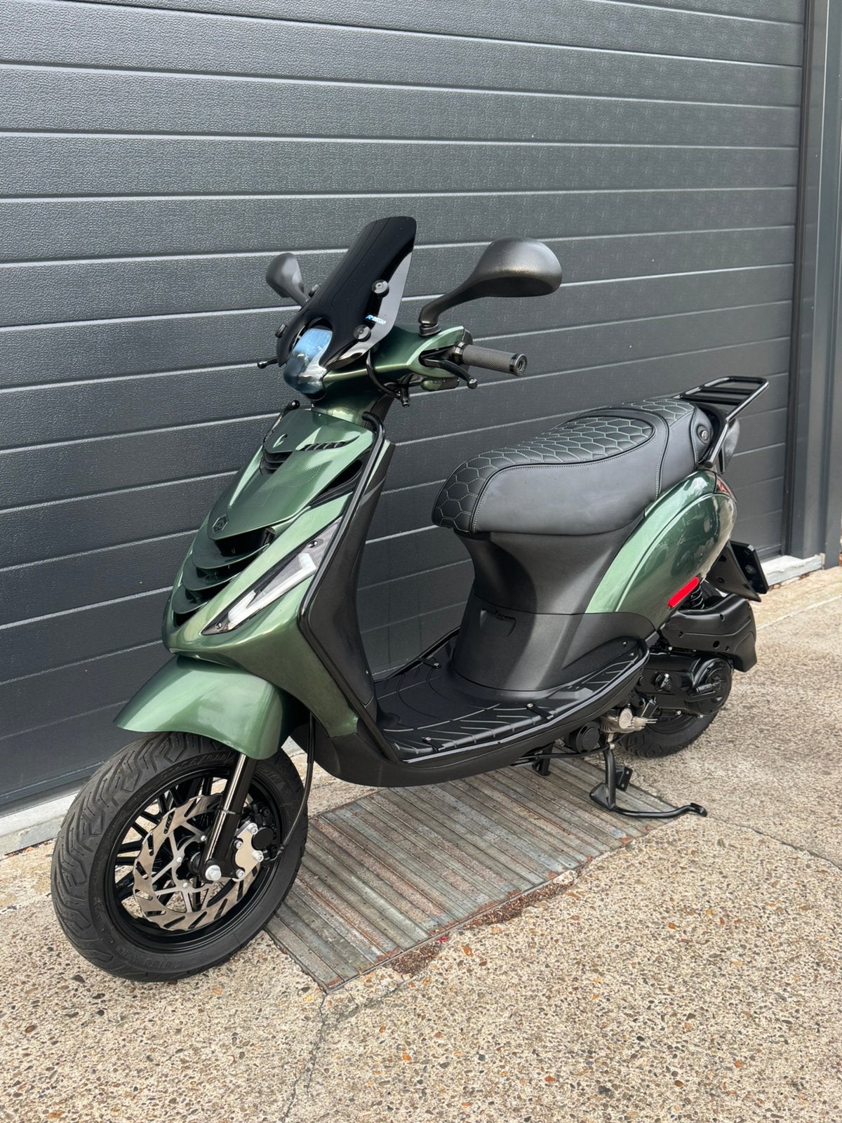 Piaggio zip brom 80cc 2017 GEREVISEERD, Ophalen, Zo goed als nieuw, Benzine, Zip