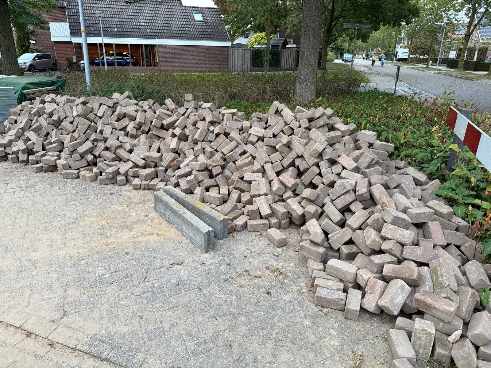 Oude waaltjes (klinkers) 64m2 - Ideaal voor Oprit of Terras, Ophalen, Overige materialen, Gebruikt, Klinkers