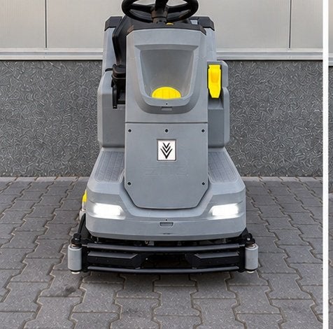 Kärcher B110 R Bp Pack R75 – 2022 – Slechts 267 uur, Ophalen of Verzenden, Zo goed als nieuw, Schrobmachine