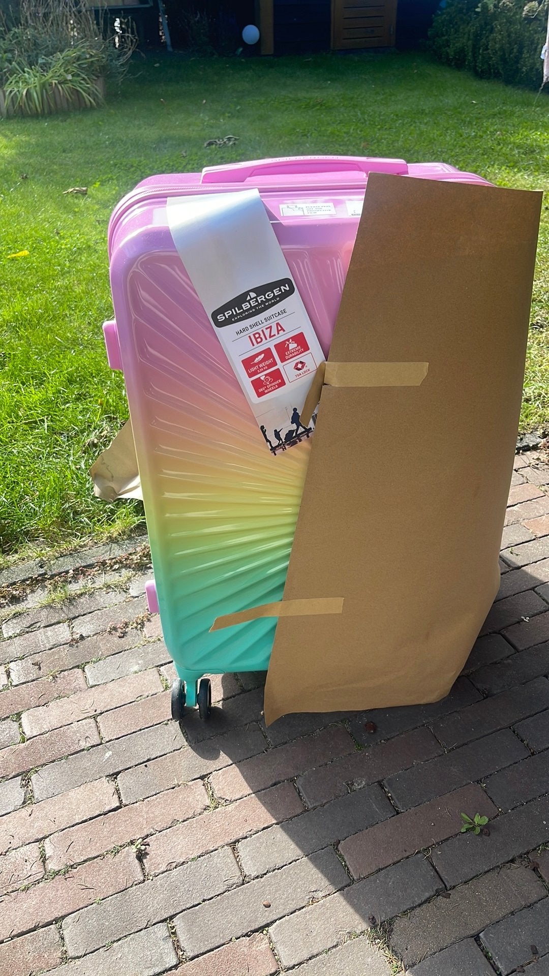 Nieuwe supervrolijke koffers 2 stuks, Hard kunststof, 35 tot 45 cm, Ophalen, 60 tot 70 cm