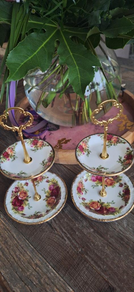 Roya Albert Old Country Roses mini etagere 2 stuks handmade, Ophalen of Verzenden