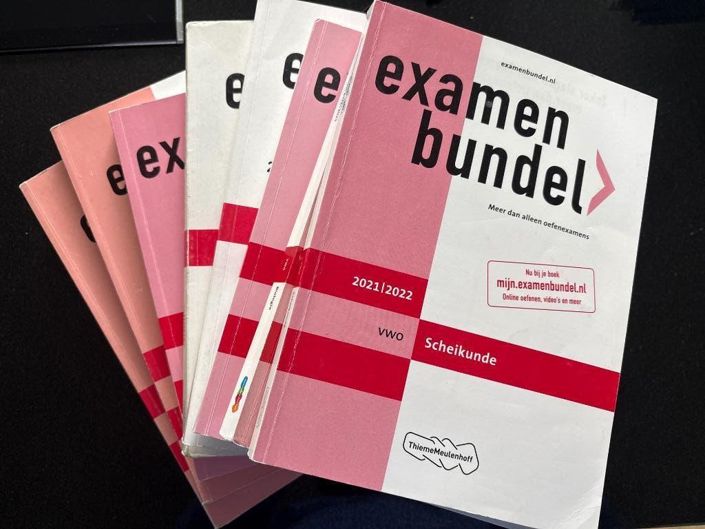 Diverse Examenbundels en Samengevat VWO, Ophalen of Verzenden, Gelezen, VWO