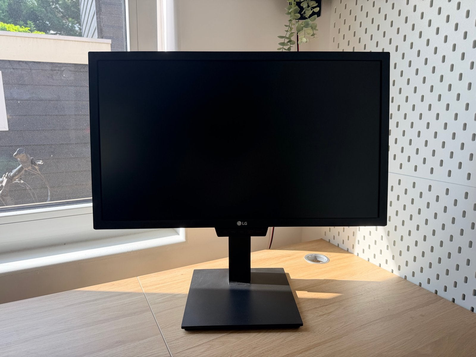 LG 24GM79G-B Gaming Monitor - Full HD, 144Hz, Computers en Software, Monitoren, 101 t/m 150 Hz, In hoogte verstelbaar, Full HD