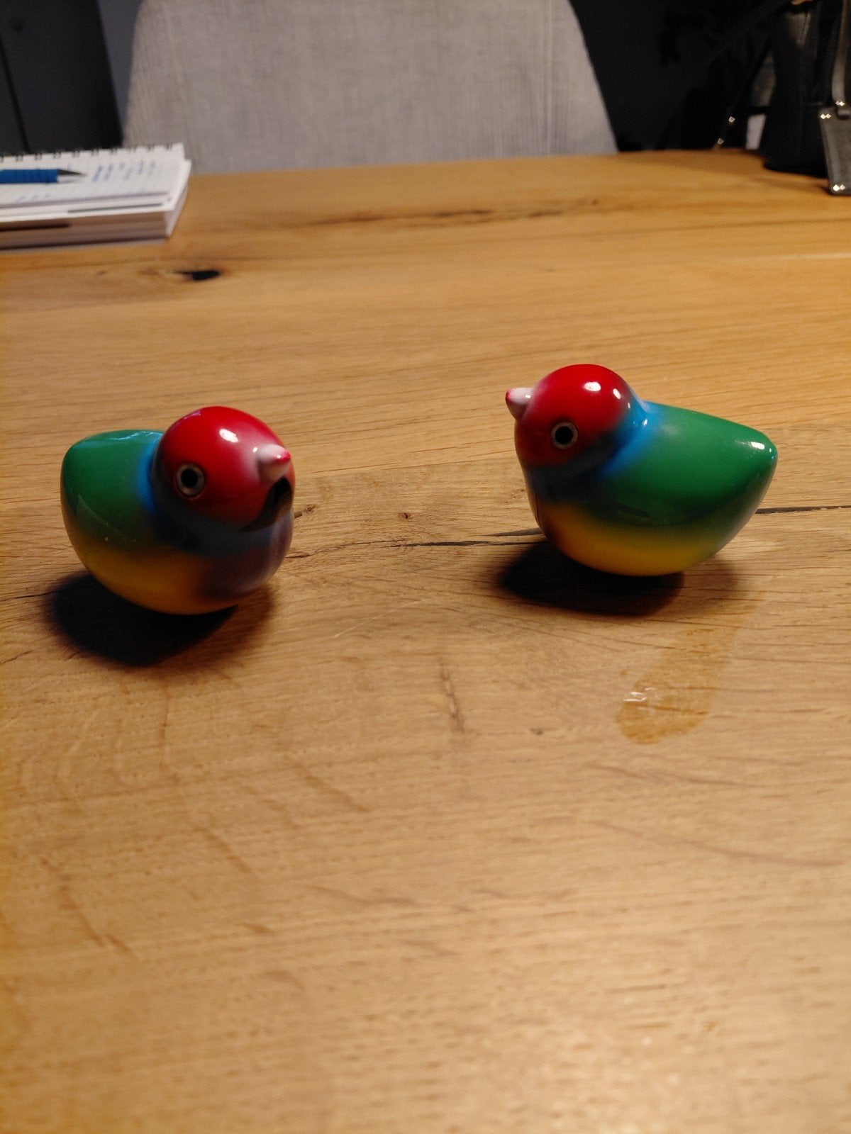 Magnetische vogeltjes - decoratie of speelgoed, Ophalen, Zo goed als nieuw, Meerkleurig, Kunststof