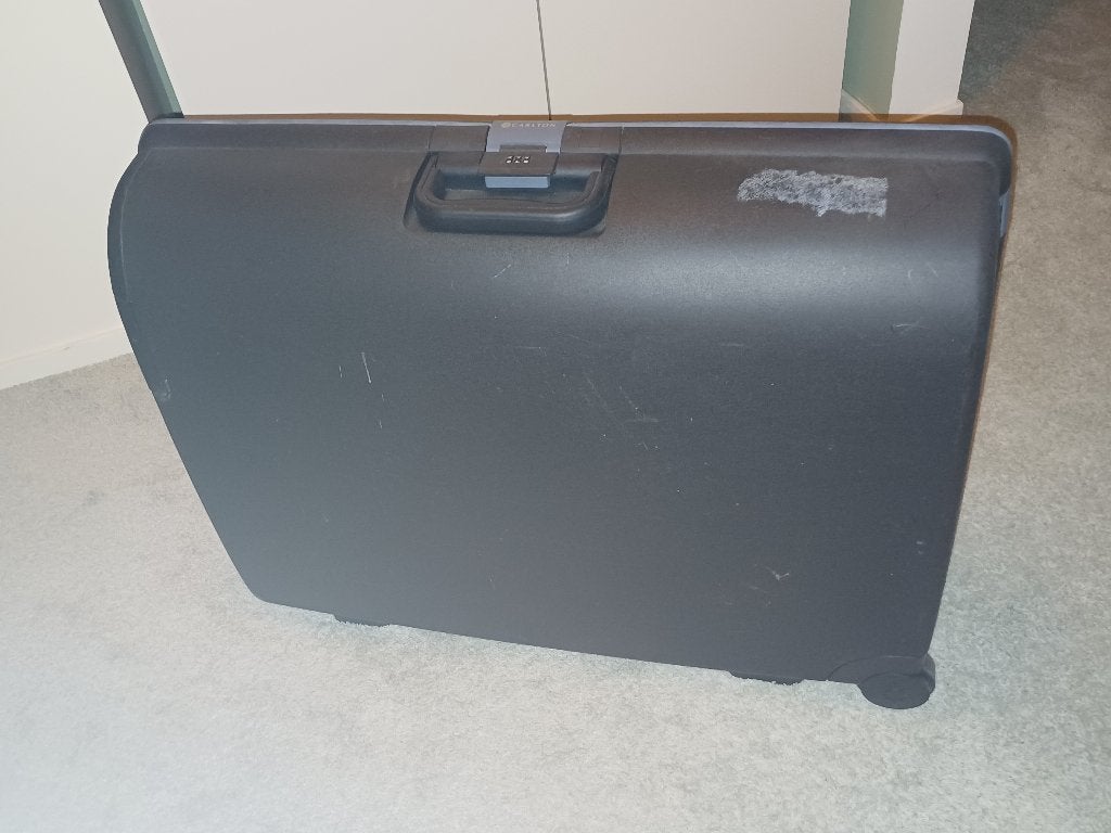 Grote reiskoffer merk Carlton., Gebruikt, Hard kunststof, 70 cm of meer, 55 cm of meer