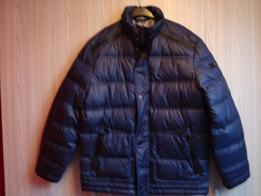 Nieuwe donker blauwe S4 donzen heren jas. Maat 48., Kleding | Heren, Jassen | Winter, S4, Nieuw, Ophalen of Verzenden, Maat 48/50 (M)
