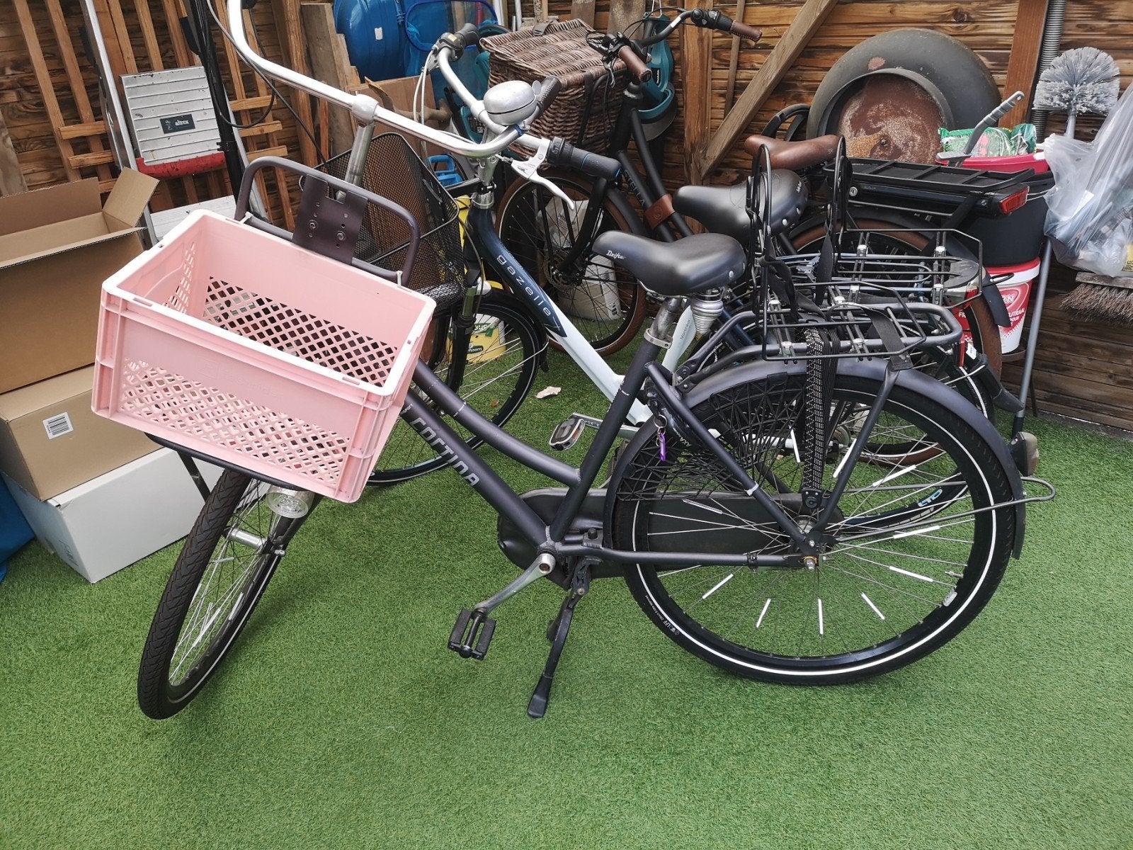 Cortina U4 Transportfiets - Matzwart met Roze Krat, Terugtraprem, Gebruikt, Versnellingen, Ophalen