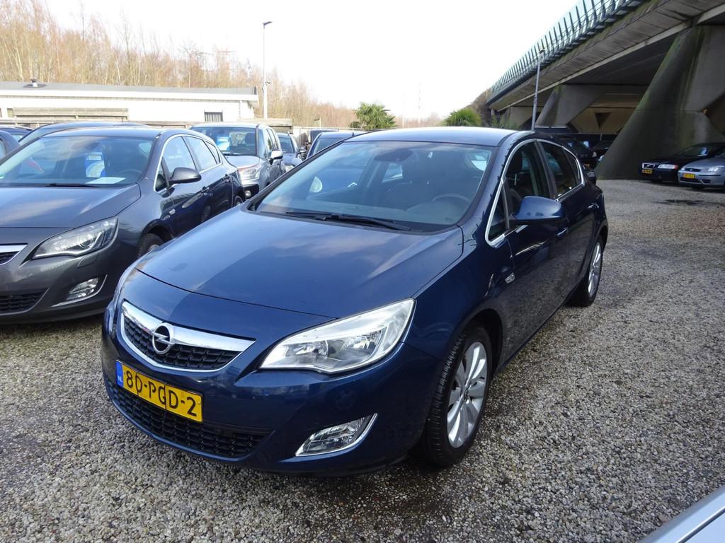 Opel Astra 1.4 Turbo Cosmo, Navigatie, Cruise control, Airco, Voorwielaandrijving, Euro 5, Stof, Gebruikt