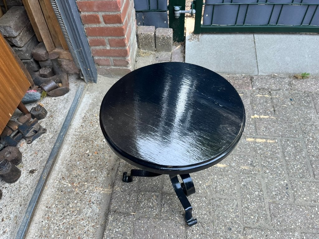 Bijzettafeltje gietijzeren driepoot, 45 tot 60 cm, Minder dan 55 cm, Metaal of Aluminium, Rond