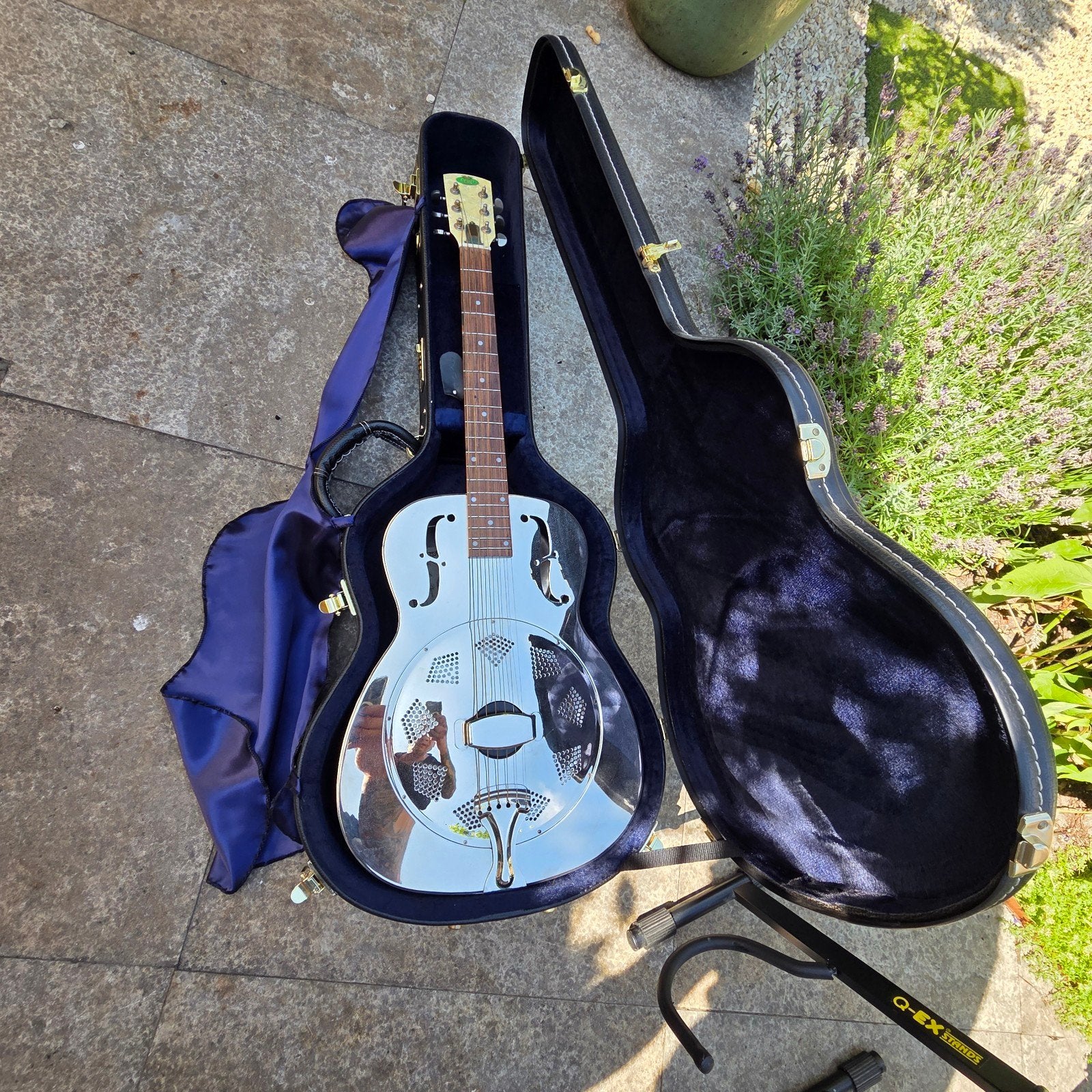 Regal RC-2 Resonator gitaar (Messing/Nikkel) (Dobro achtig)., Ophalen, Zo goed als nieuw, Western- of Steelstringgitaar, Met koffer
