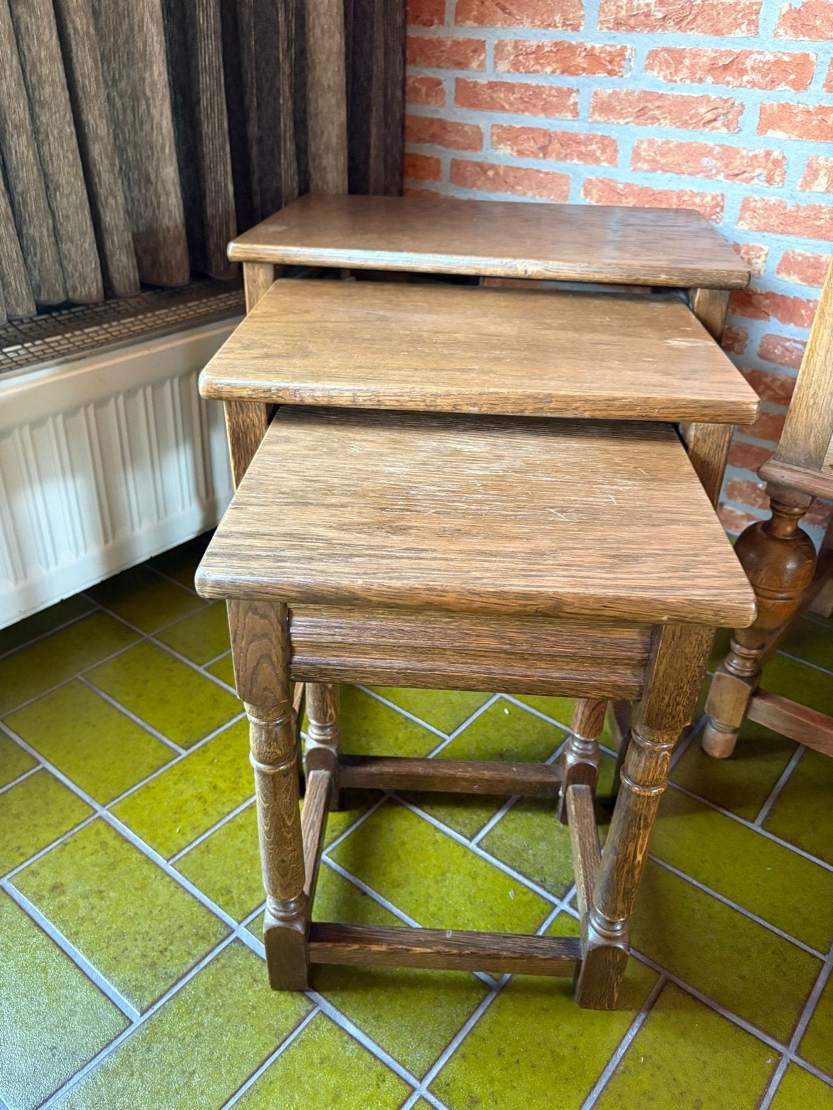 Set van 3 eikenhouten bijzettafels, Antiek en Kunst, Ophalen