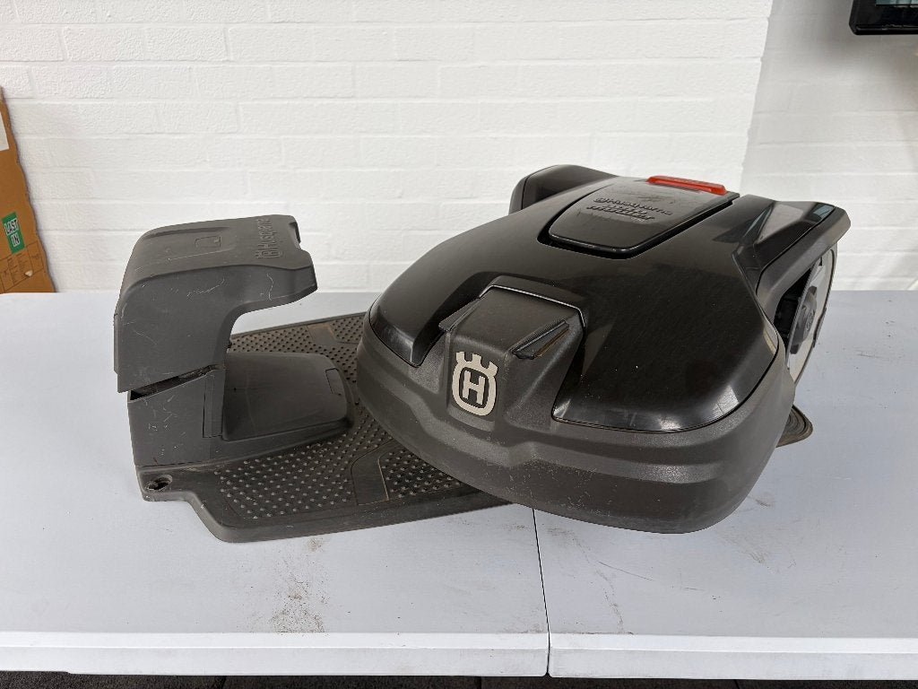 Husqvarna Automower 310 Mark II robotmaaier – bouwjaar 2025, Ophalen, Bestuurbaar via app, Zo goed als nieuw, 20 tot 25 cm