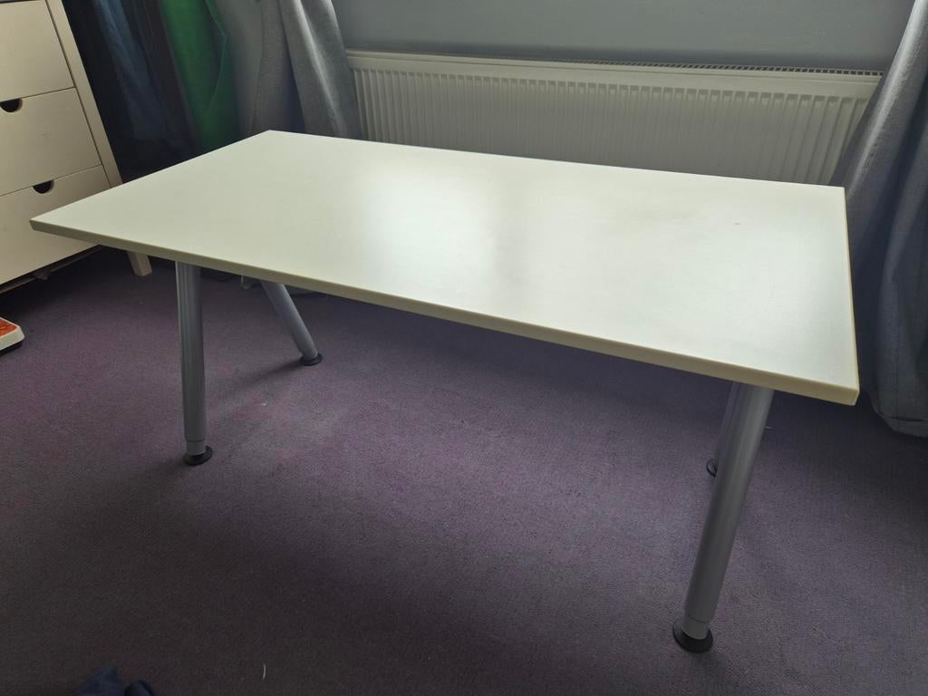 Bureau Ikea, Huis en Inrichting, Bureaus, Ophalen, In hoogte verstelbaar, Gebruikt