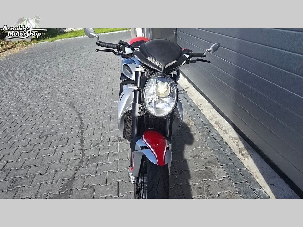 Foto 11 van MV AGUSTA BRUTALE 1090 RR ABS (bj 2013) 26.176 km