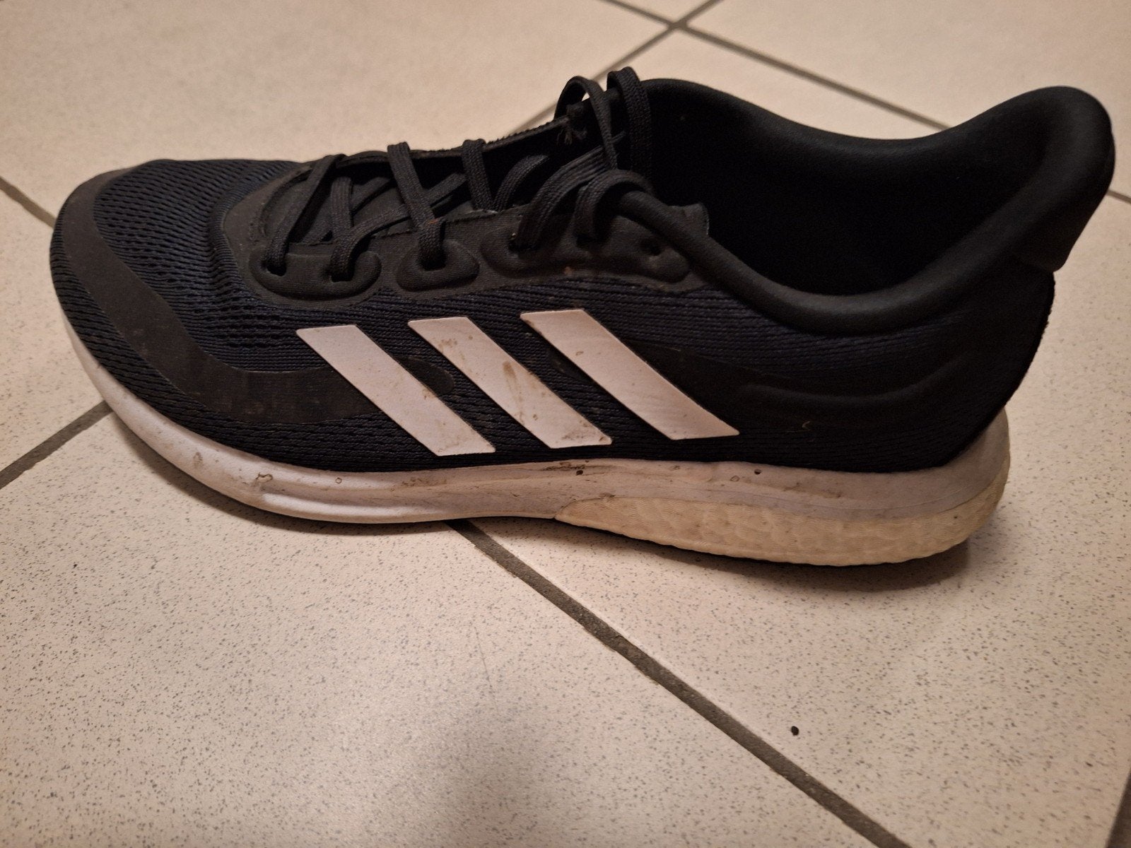 adidas gym/loopschoenen zgan maat 43,5, Hardloopschoenen, Zo goed als nieuw, Hardlopen, Ophalen